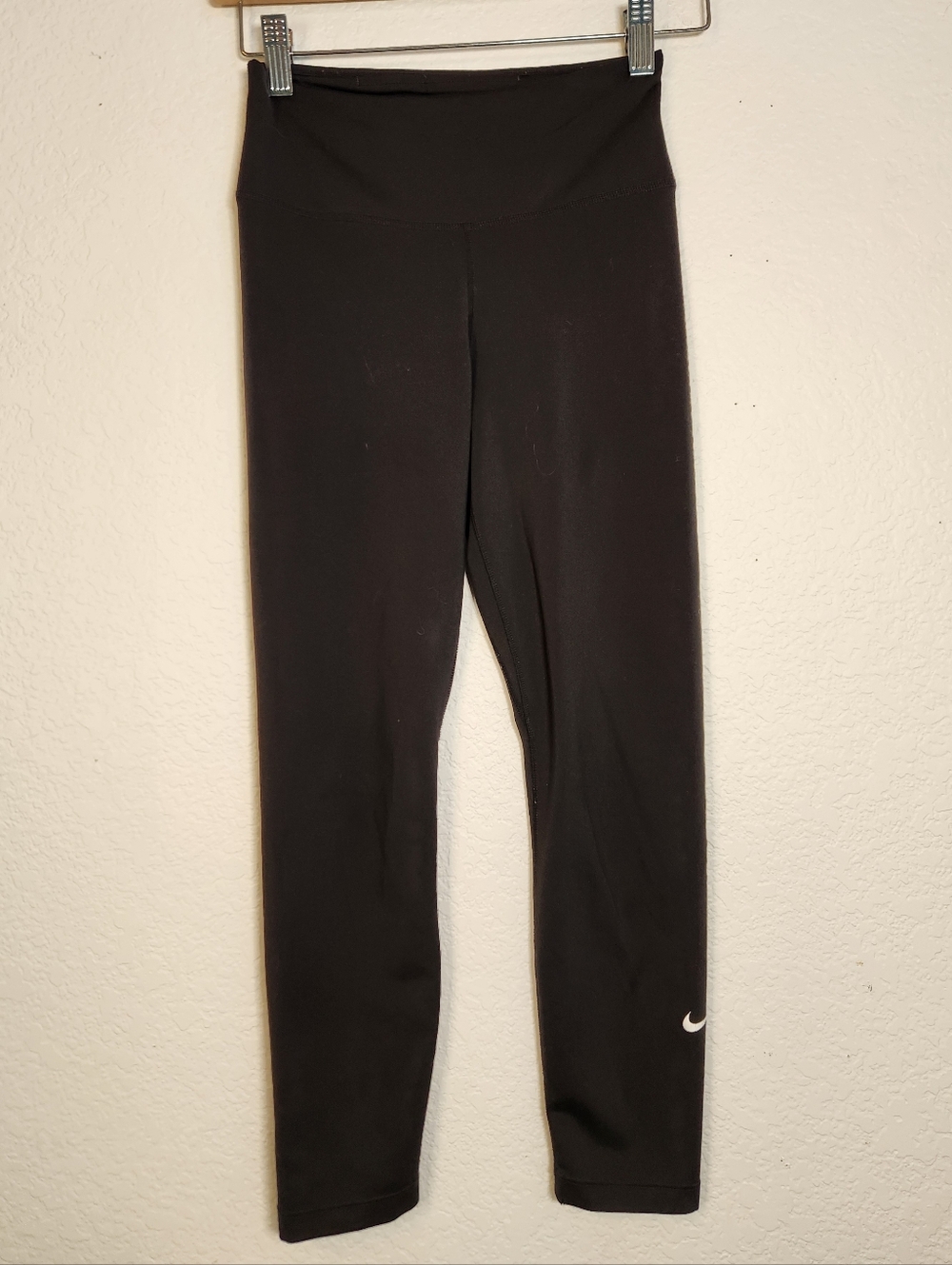 Nike Black Athletic 7/8 Length Dri-fit Leggings with Subtle Swoosh, Size XS